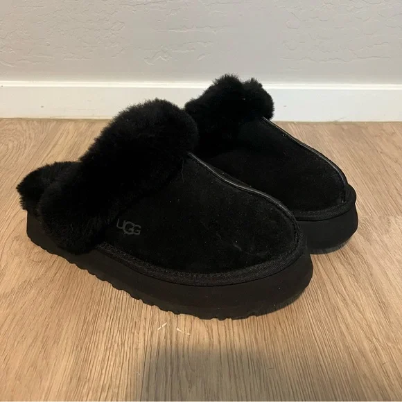 UGG | Shoes | Ugg Black Plush Slippers | Poshmark display picture 1